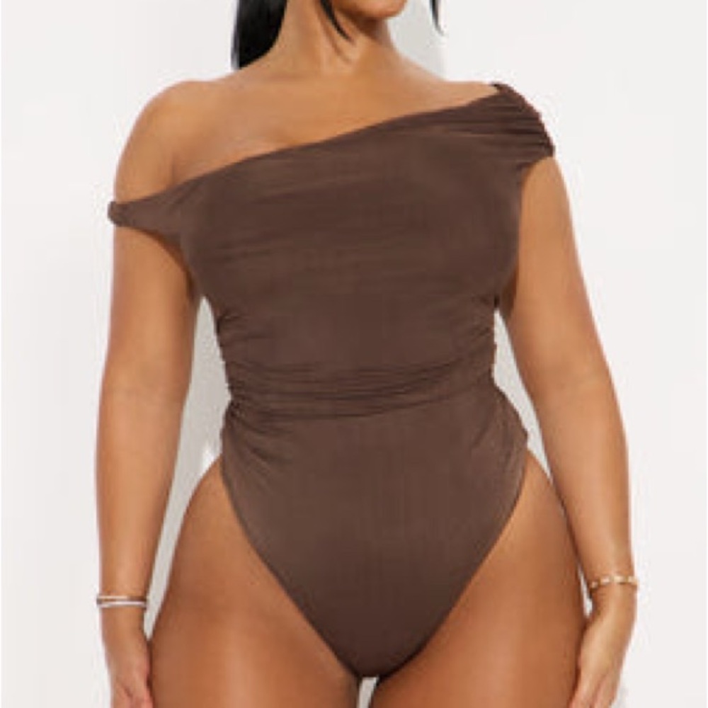 NWT Fashion Nova Brown One-Shoulder Bodysuit